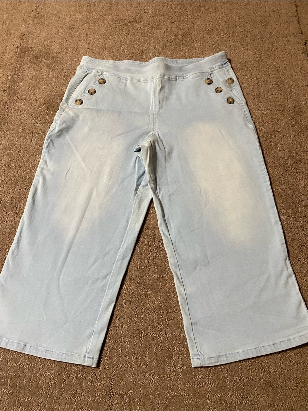 Belle by Kim Gravel Light Blue Wide-Leg Capris with Button Details 16P NWOT